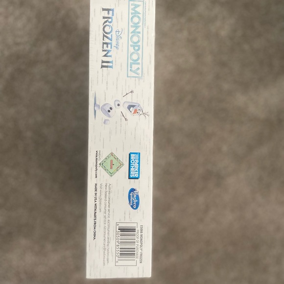 ⭐️Hasbro⭐️Frozen 2 Monopoly - Picture 3 of 3